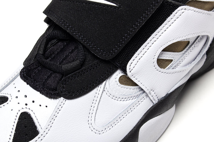 Nike - Air Diamond Turf II
Style # II7080-001
Color : Black / White / Fire Red / Metallic Gold