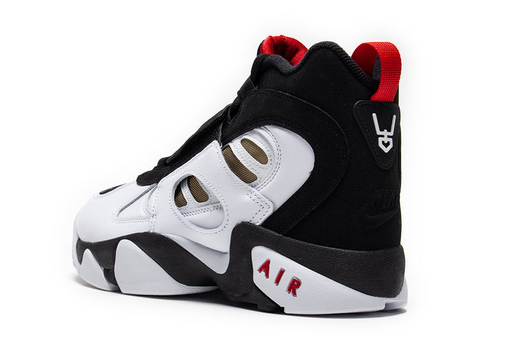 Nike - Air Diamond Turf II
Style # II7080-001
Color : Black / White / Fire Red / Metallic Gold