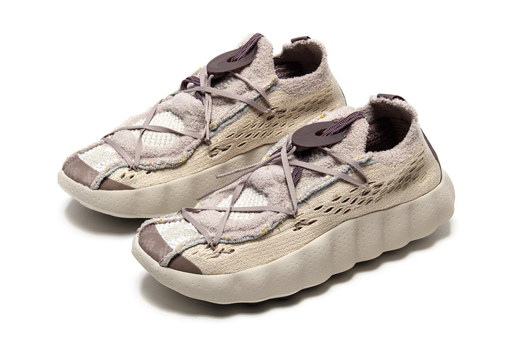 Nike - Mind 002 Flyknit
Style # IR2176-101
Color : Sanddrift / Fossil Rose / Plum Eclipse