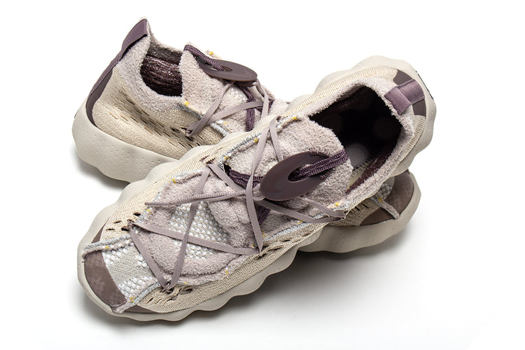 Nike - Mind 002 Flyknit
Style # IR2176-101
Color : Sanddrift / Fossil Rose / Plum Eclipse