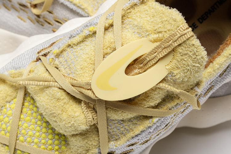 Nike - Mind 002 Flyknit
Style # IR2176-003
Color : Light Bone / Saturn Gold / Infinite Gold