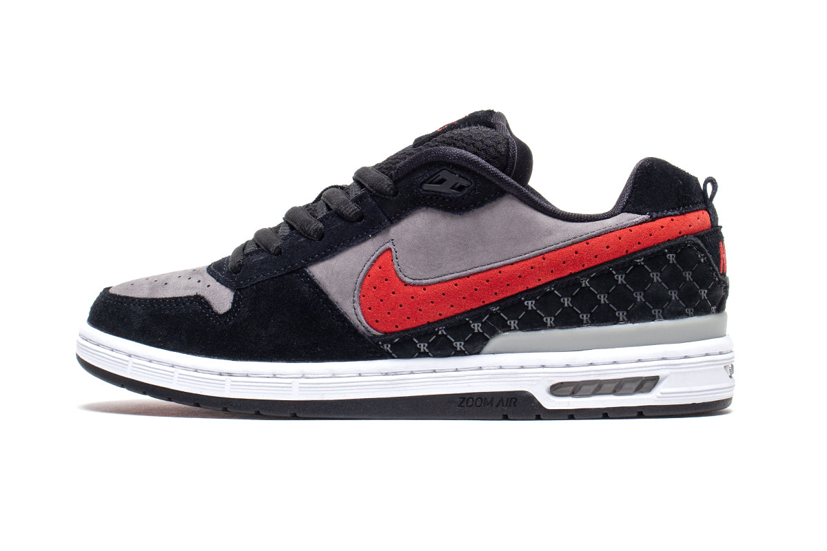 Nike SB - Paul Rodriquez Zoom Air Low
Style # IM7147-001
Color : Black / Varsity Red / Flint Grey / Black