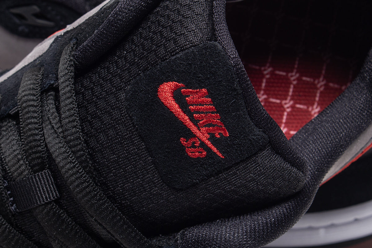 Nike SB - Paul Rodriquez Zoom Air Low
Style # IM7147-001
Color : Black / Varsity Red / Flint Grey / Black