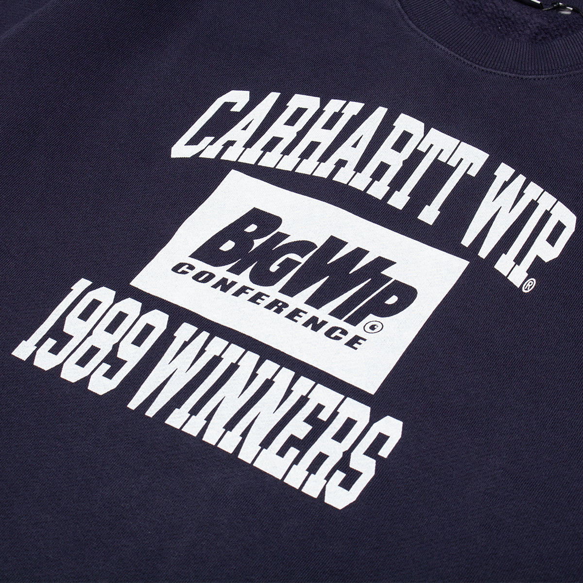 Carhartt WIP - 1989 Winners Sweatshirt
Style # I037278-1C60
Color : Dark Navy (Heavy Stone Wash)