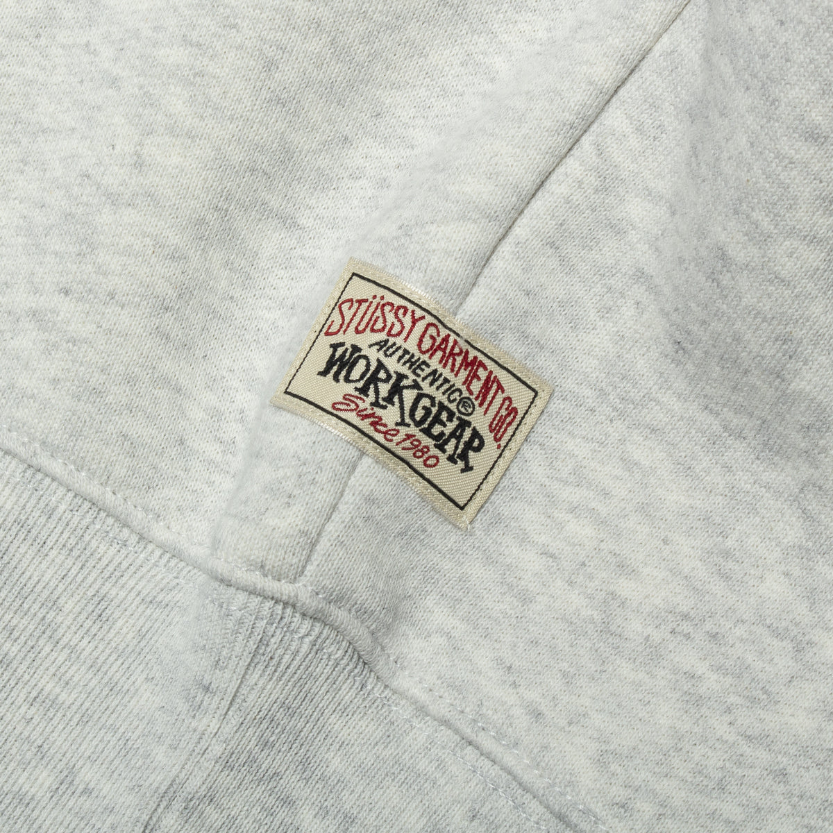 Stussy - Fleece Raglan Zip Mock
Style # 118573
Color : Ash Heather