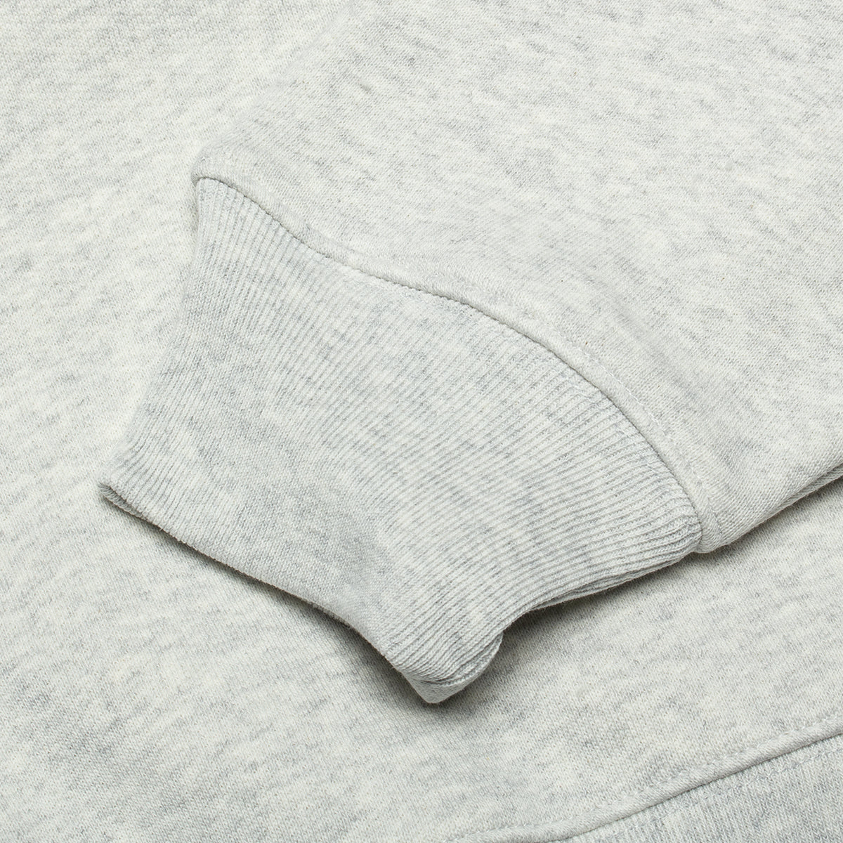 Stussy - Fleece Raglan Zip Mock
Style # 118573
Color : Ash Heather