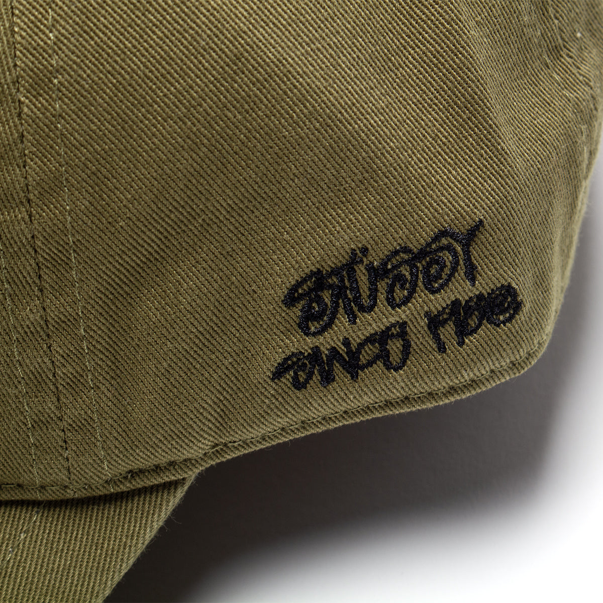 Stussy - Low Profile 1980 Strapback
Style # 1311186
Color : Olive