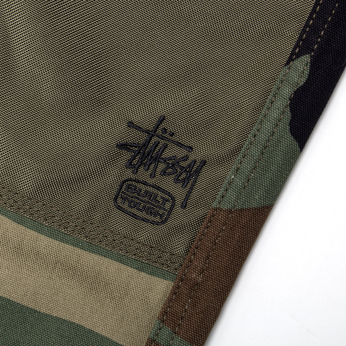 Stussy - Utility Pant
Style # 116718
Color : Woodland Camo