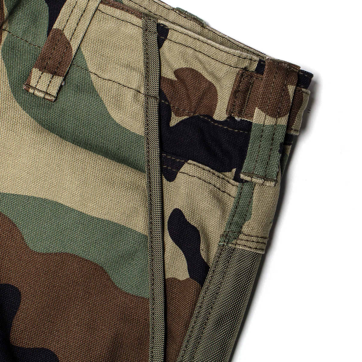 Stussy - Utility Pant
Style # 116718
Color : Woodland Camo