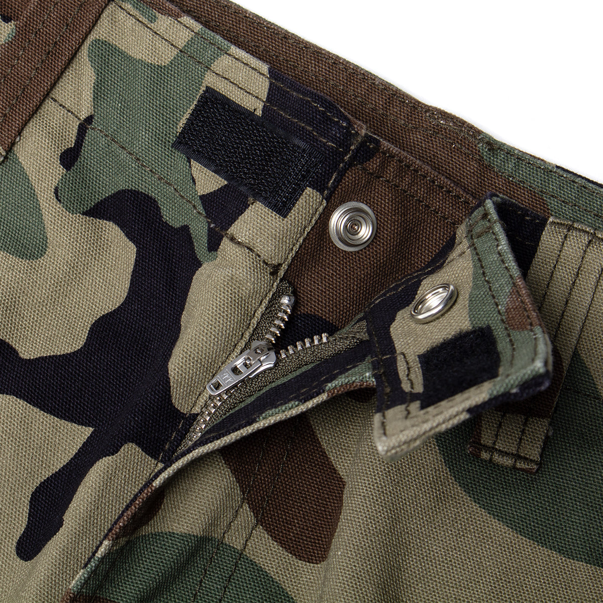 Stussy - Utility Pant
Style # 116718
Color : Woodland Camo