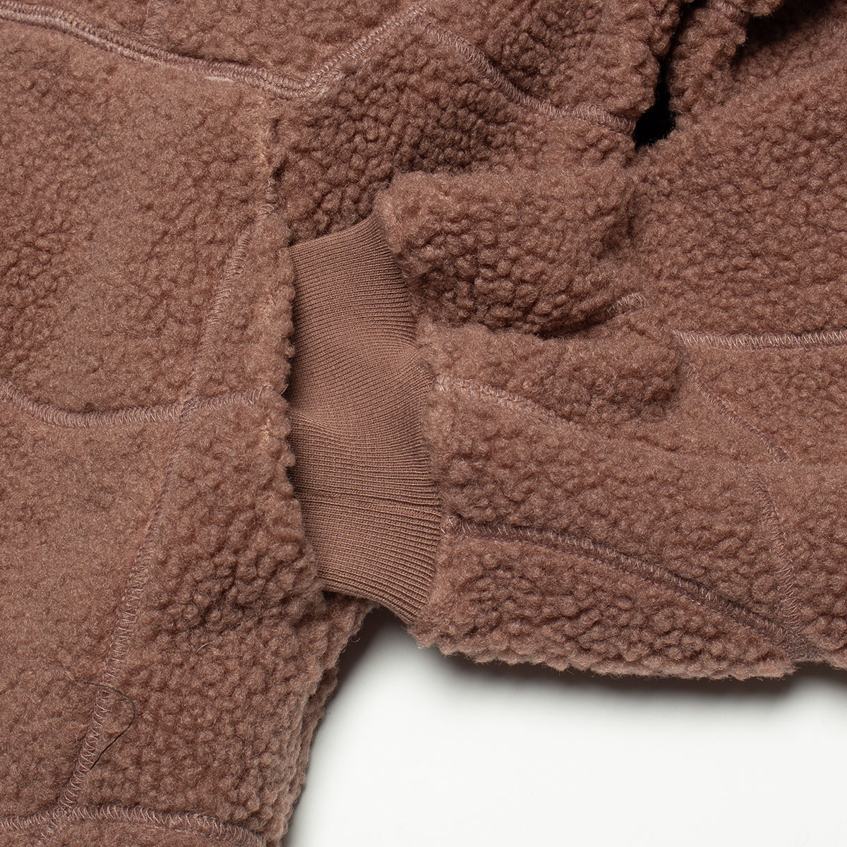 Dime | Coverstitch Sherpa Fleece
Color : Mauve