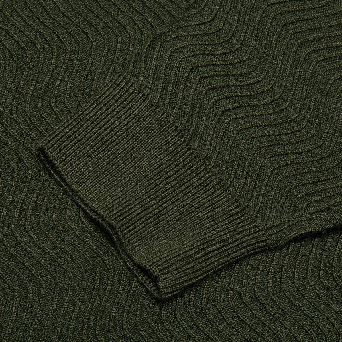 Dime | Wave Cable Knit
Color : Forest