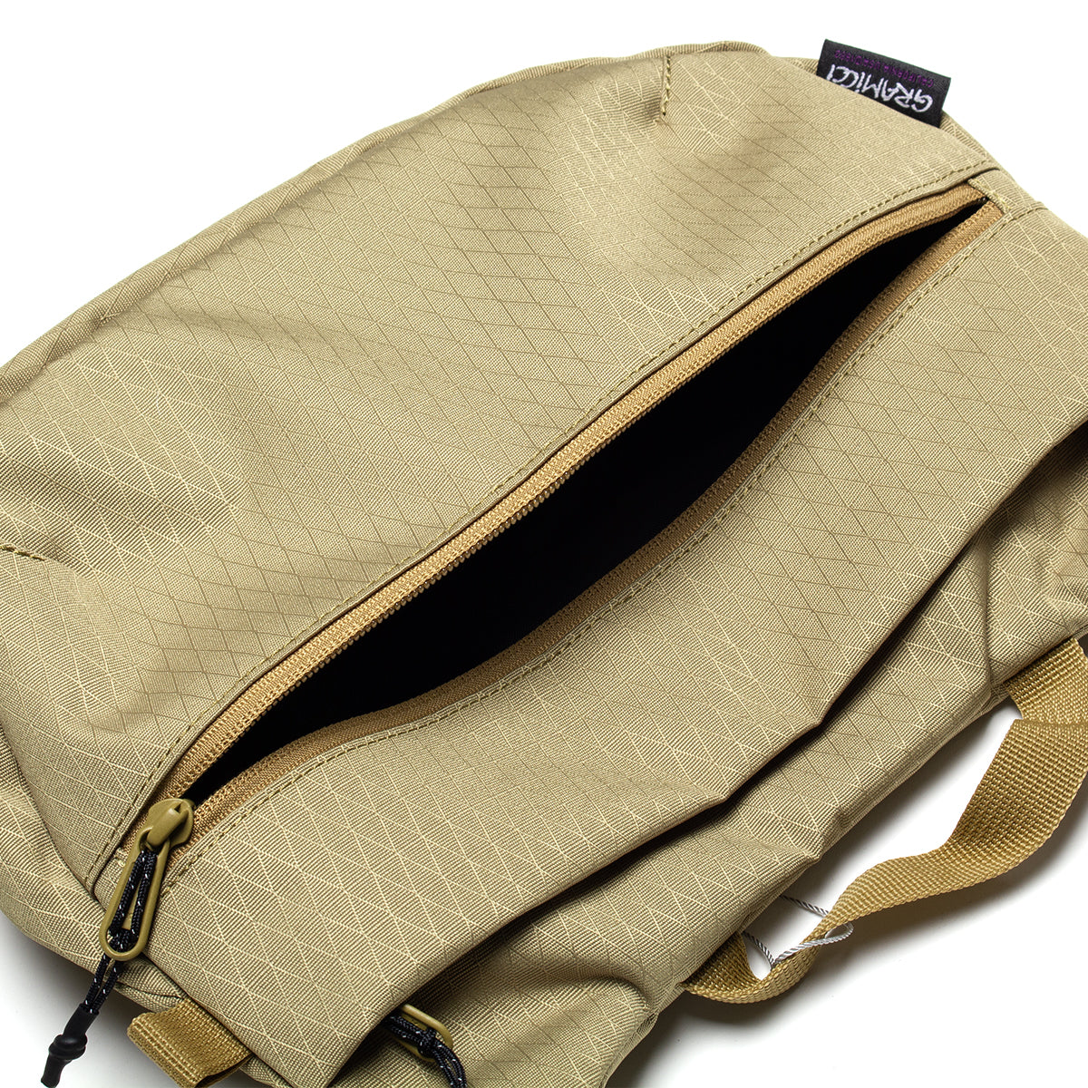 Gramicci - Field Sacoche
Style # G5FB-164
Color : Bronze Olive