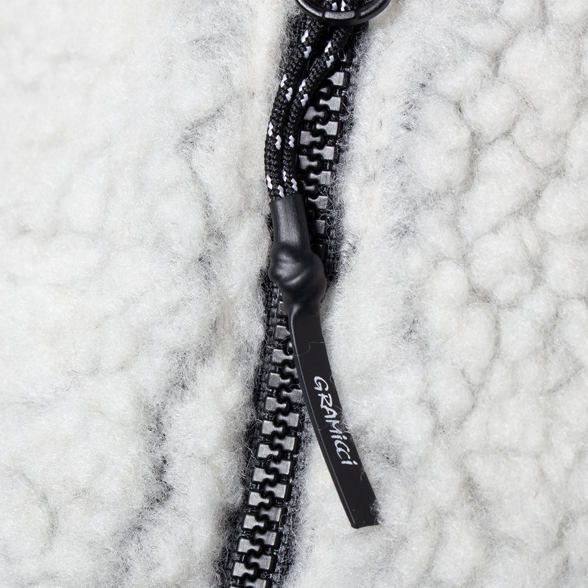 Gramicci - Reversible Sherpa Jacket
Style # G5FU-J014
Color : Natural / Chartreuse