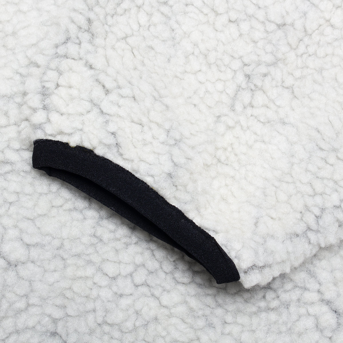 Gramicci - Reversible Sherpa Jacket
Style # G5FU-J014
Color : Natural / Chartreuse