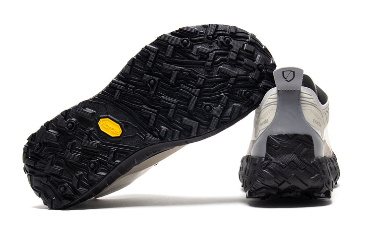 Norda - Women's 001A
Color : Cinder
Upper : Woven Bio-Dyneema®