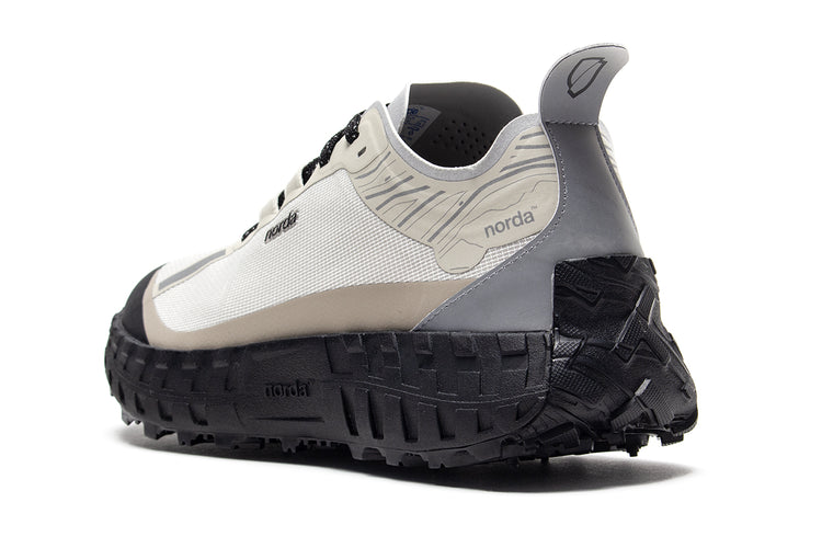 Norda - Women's 001A
Color : Cinder
Upper : Woven Bio-Dyneema®