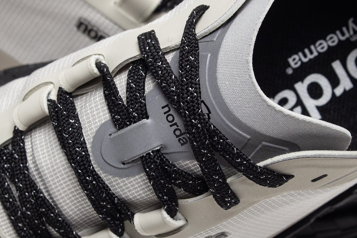 Norda - Women's 001A
Color : Cinder
Upper : Woven Bio-Dyneema®