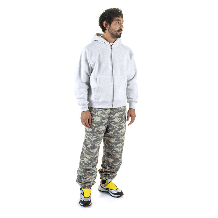 Stussy - Training Pant
Style # 116717
Color : Digital Camo