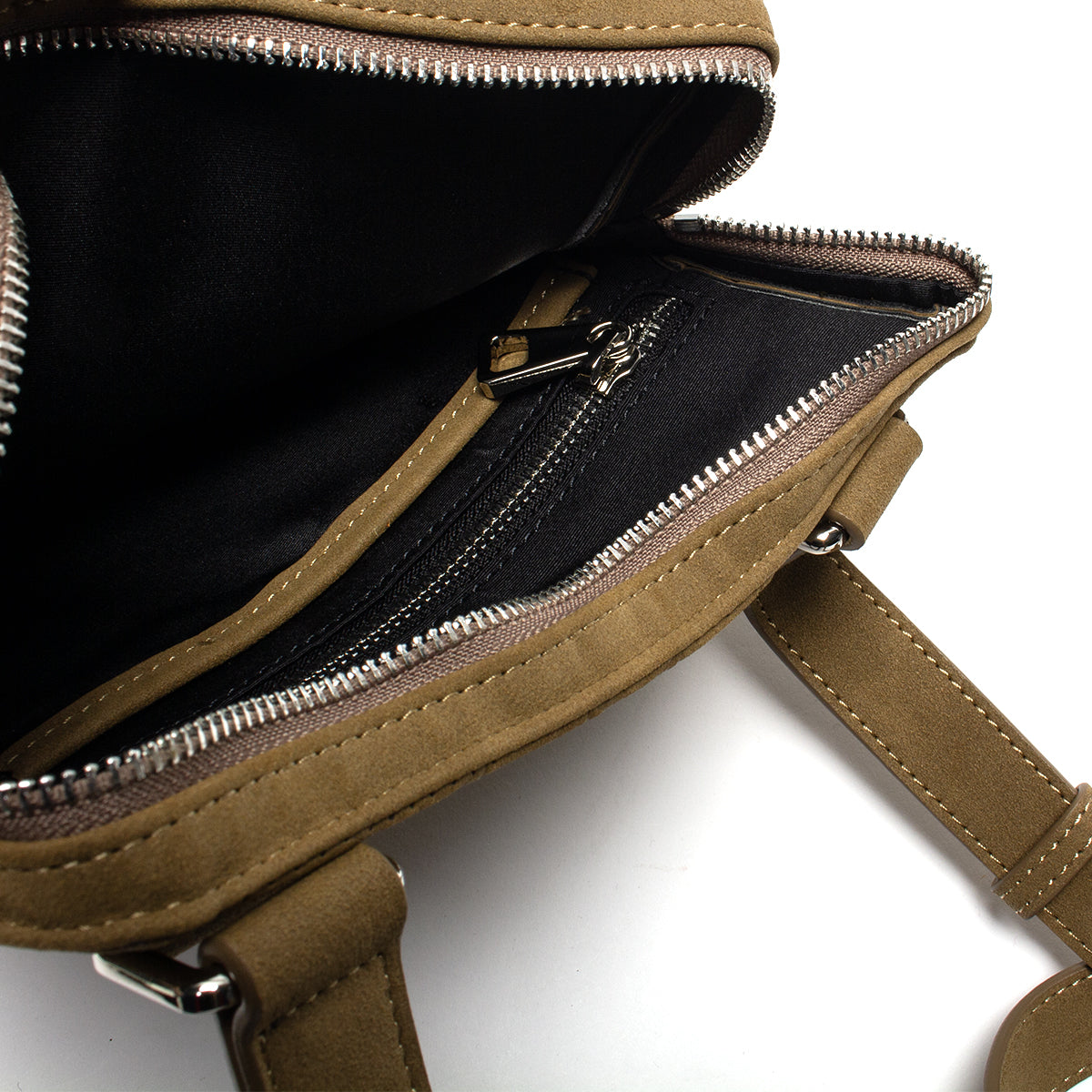 Dime | Wave Messenger Bag
Color : Chestnut