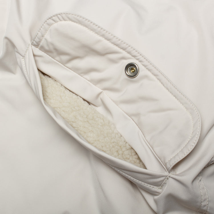 Stussy - Flight Parka
Style # 115967
Color : Bone