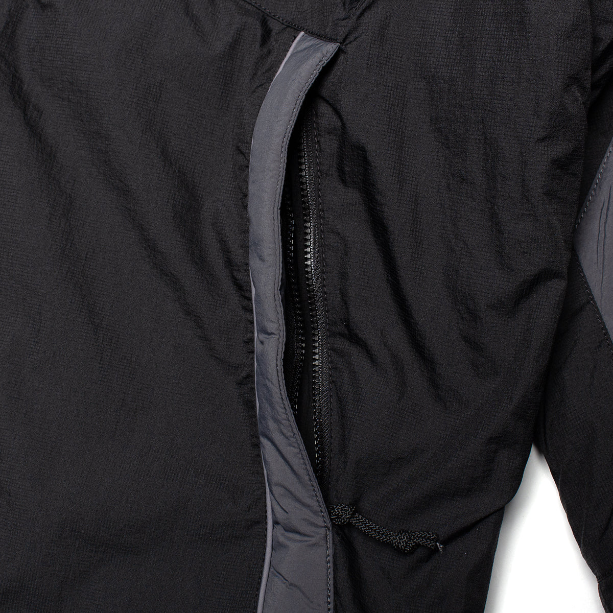 Stussy - Rally Insulated Jacket
Style # 115961
Color : Black