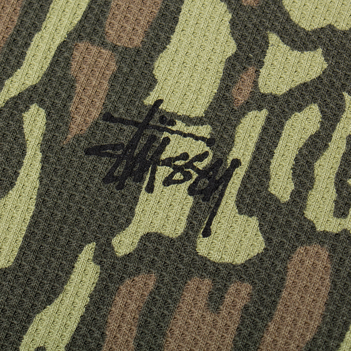 Stussy - Raglan Thermal Basic Stock
Style # 1140356
Color : Tree Bark Camo