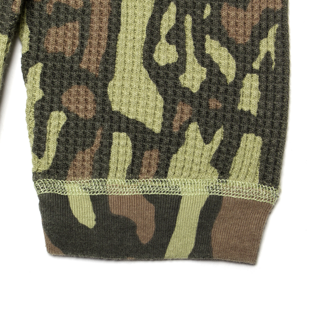 Stussy - Raglan Thermal Basic Stock
Style # 1140356
Color : Tree Bark Camo