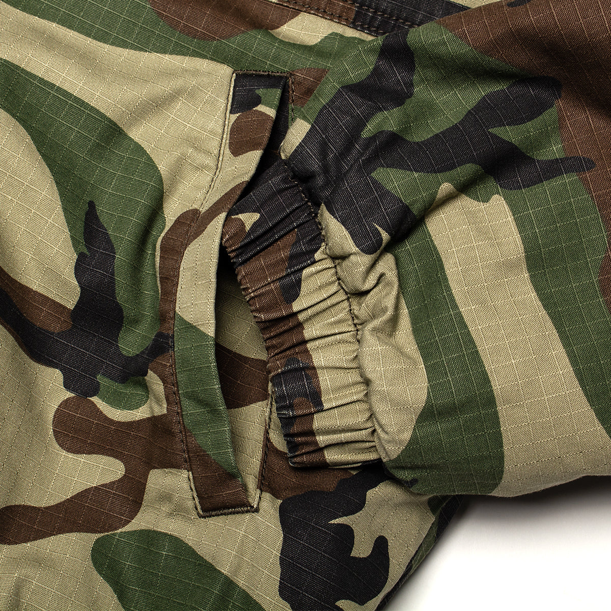 Stussy - Ripstop Work Jacket
Style # 115945
Color : Woodland Camo
