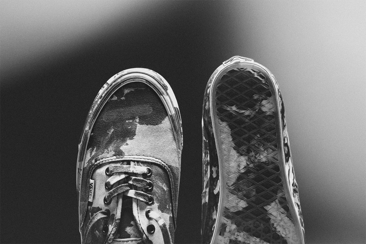 Vans OTW - Authentic 44 x Atiba Jefferson
Style # VN000EEUGC71
Color : Photo Print