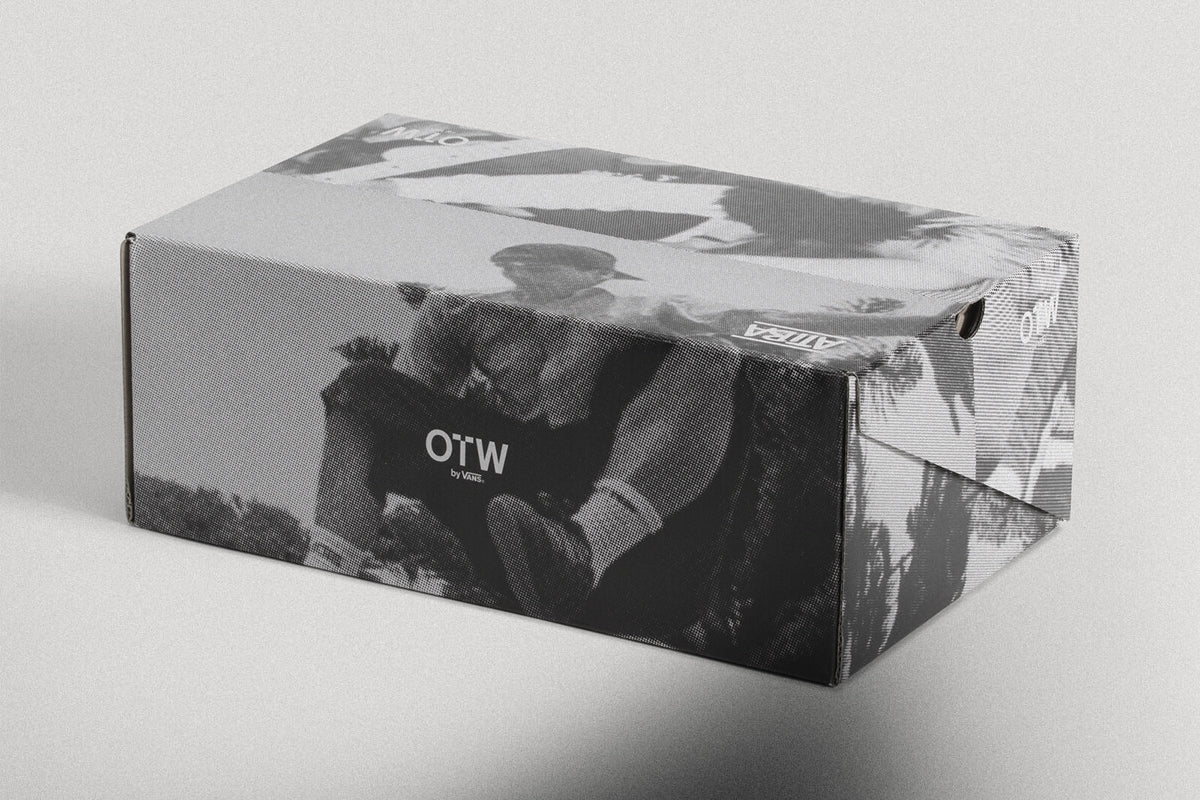 Vans OTW - Authentic 44 x Atiba Jefferson
Style # VN000EEUGC71
Color : Photo Print