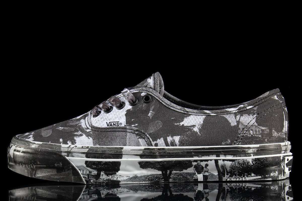 Vans OTW - Authentic 44 x Atiba Jefferson
Style # VN000EEUGC71
Color : Photo Print