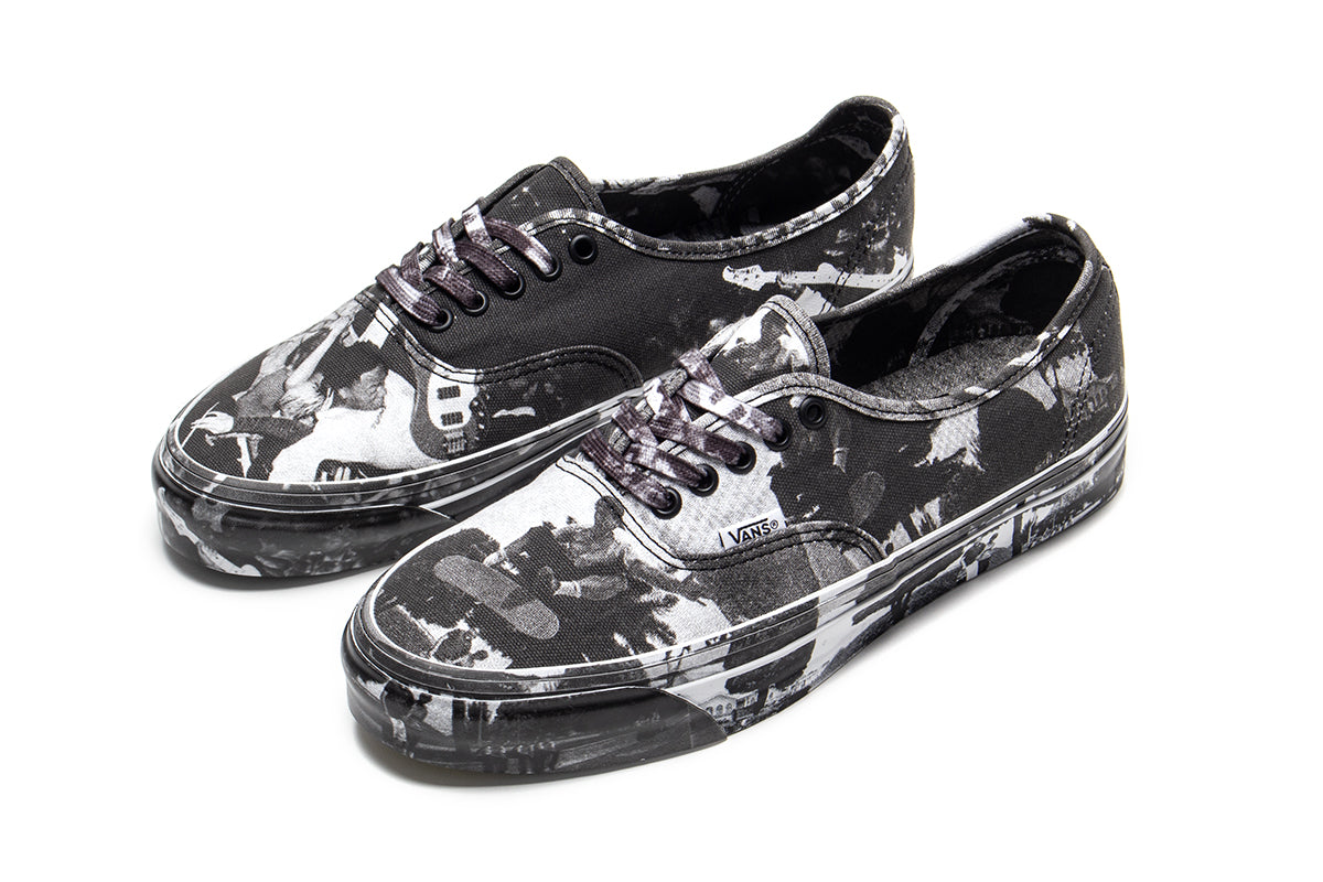 Vans OTW - Authentic 44 x Atiba Jefferson
Style # VN000EEUGC71
Color : Photo Print