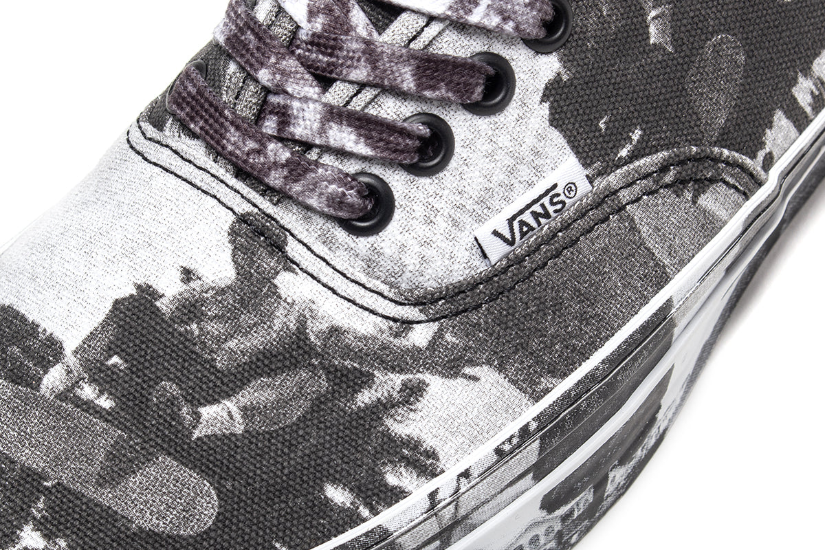 Vans OTW - Authentic 44 x Atiba Jefferson
Style # VN000EEUGC71
Color : Photo Print