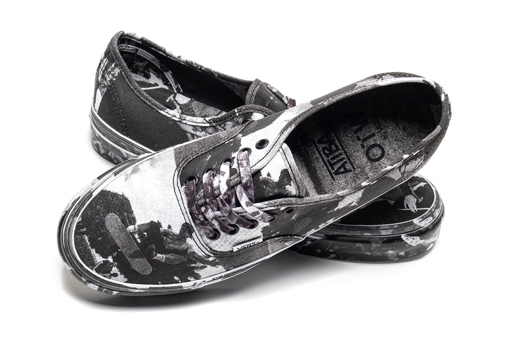 Vans OTW - Authentic 44 x Atiba Jefferson
Style # VN000EEUGC71
Color : Photo Print
