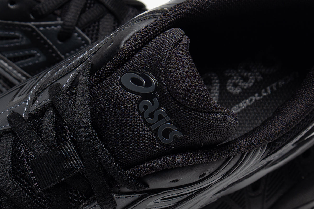 Asics - Gel-Resolution 5
Style # 1203A901.001
Color : Black / Graphite Grey