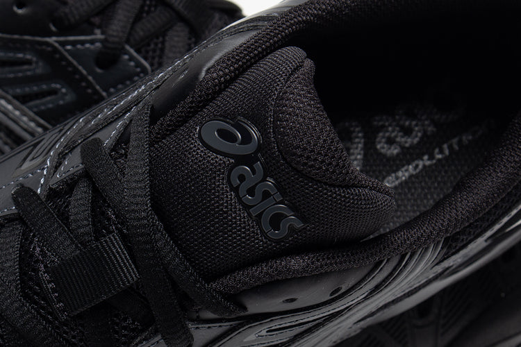 Asics - Gel-Resolution 5
Style # 1203A901.001
Color : Black / Graphite Grey