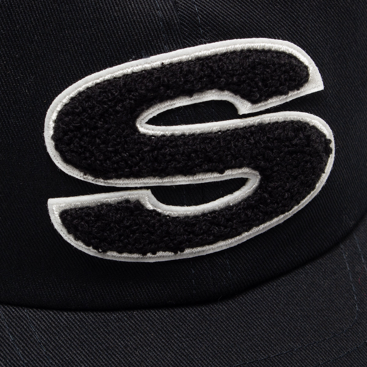 Stussy - Chenille S Snapback Cap
Style 1311061
Color : Onyx