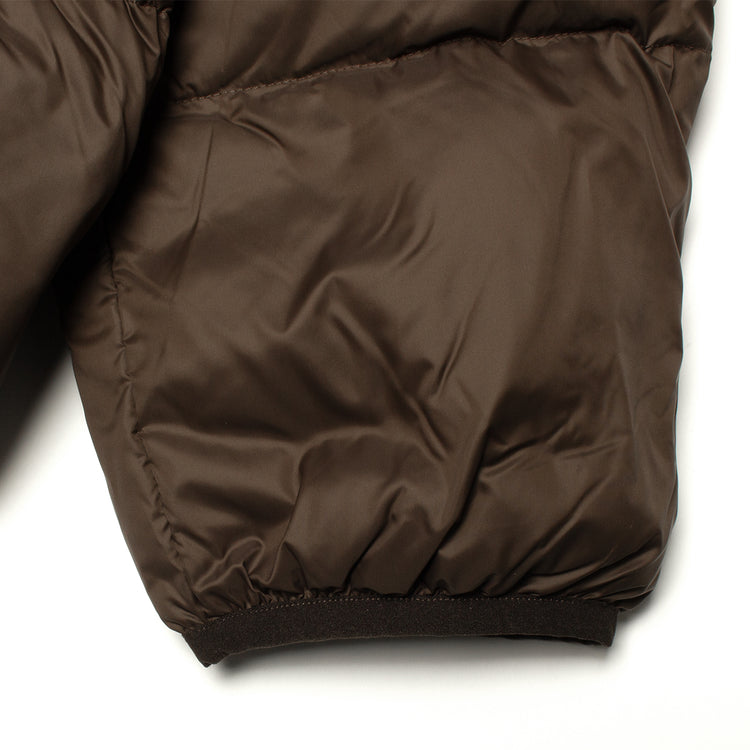 Gramicci | Down Puffer Jacket
Color : Dark Brown