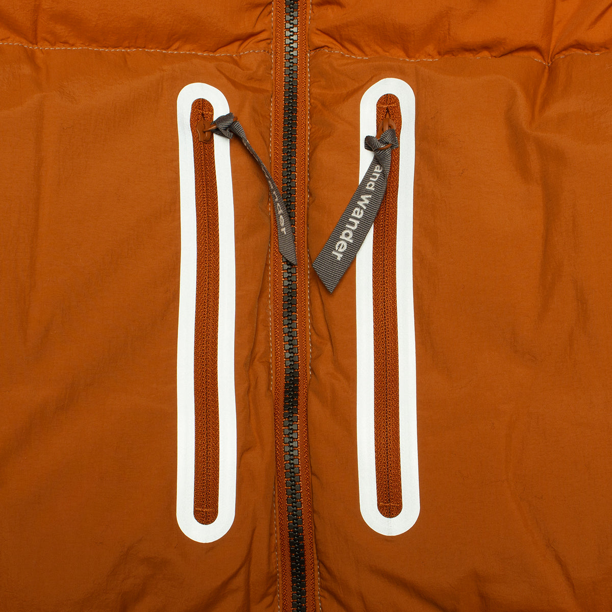 Gramicci x And Wander | Down Jacket
Color : Orange