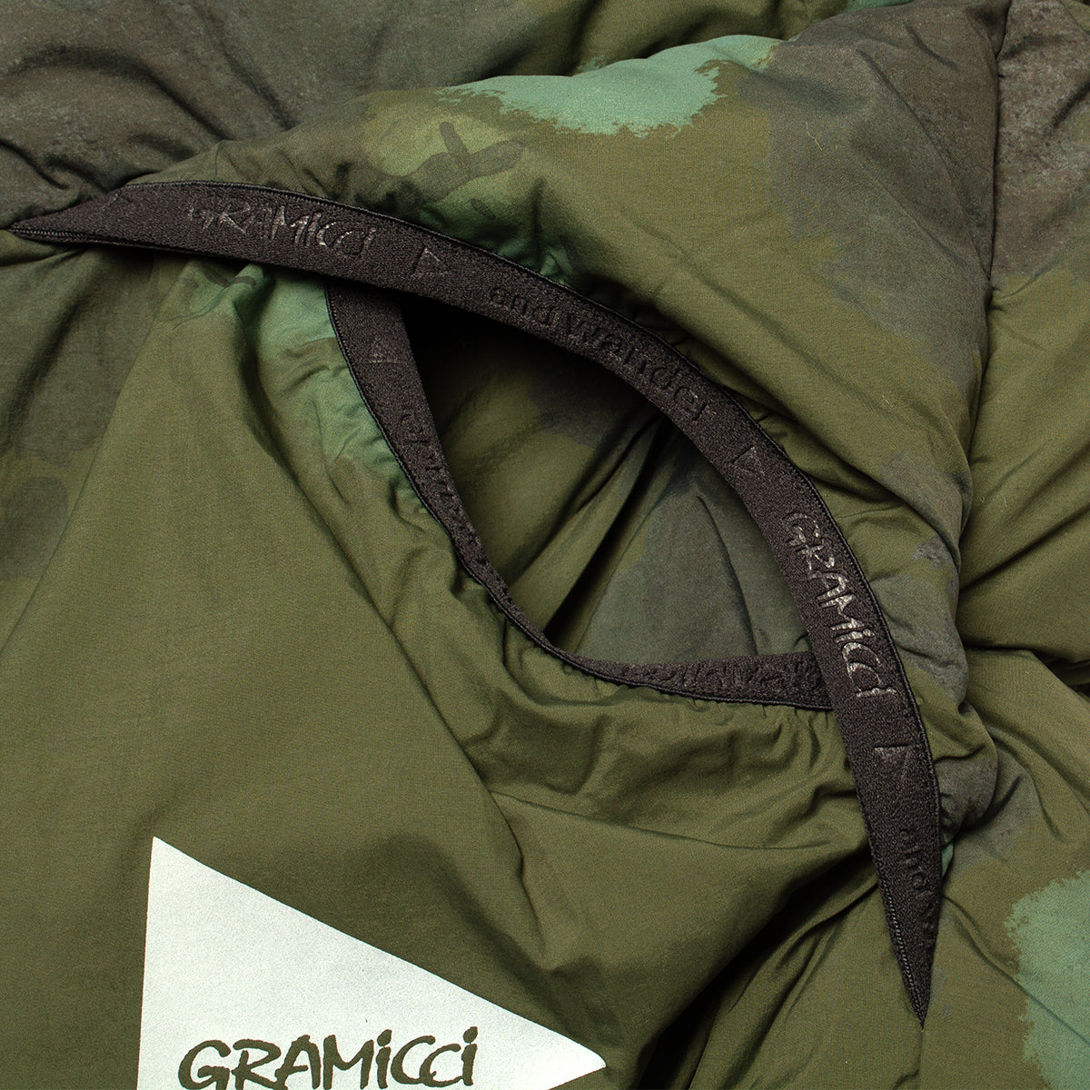 Gramicci x And Wander | Gramicci x And Wander Women's Down Vest
Color : Camo