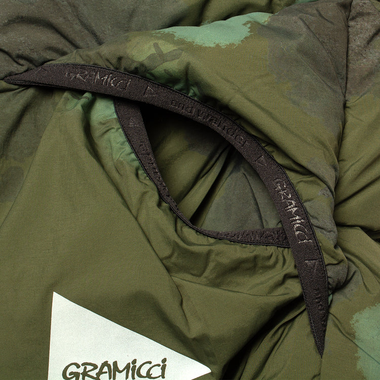 Gramicci x And Wander | Gramicci x And Wander Women's Down Vest
Color : Camo