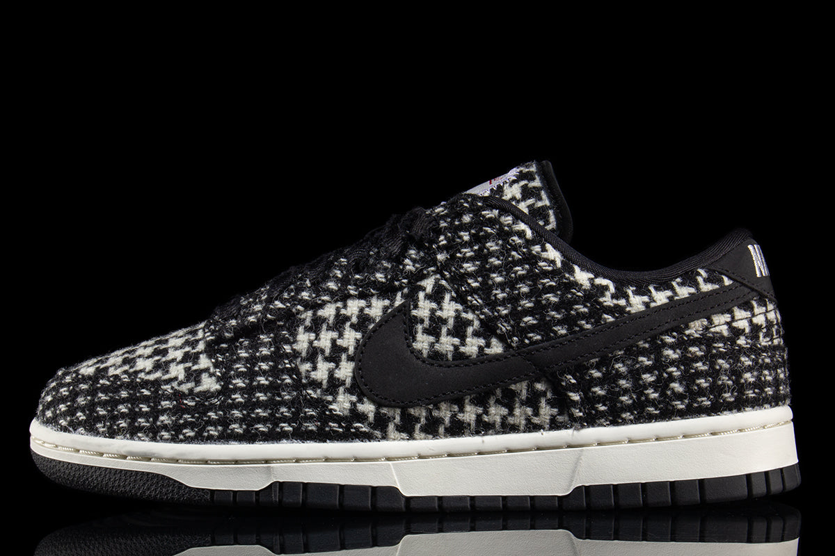 Nike - Dunk Low x Harris Tweed®
Style # HQ5036-901
Color : Black / Phantom