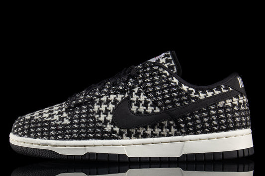 Nike - Dunk Low x Harris Tweed®
Style # HQ5036-901
Color : Black / Phantom