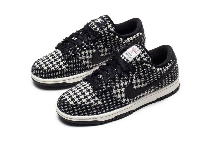 Nike - Dunk Low x Harris Tweed®
Style # HQ5036-901
Color : Black / Phantom