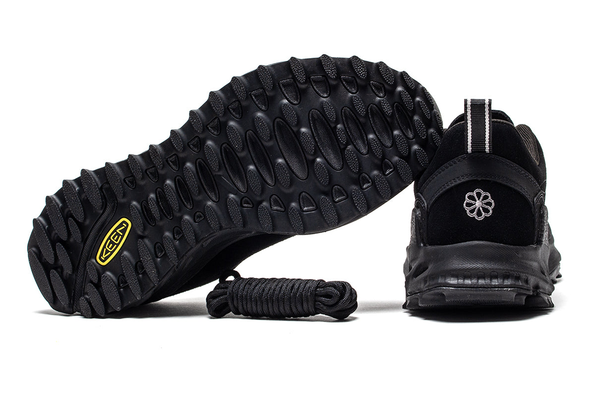 Keen - Jasper Zionic
Style # 1029584
Color : Black / Alloy