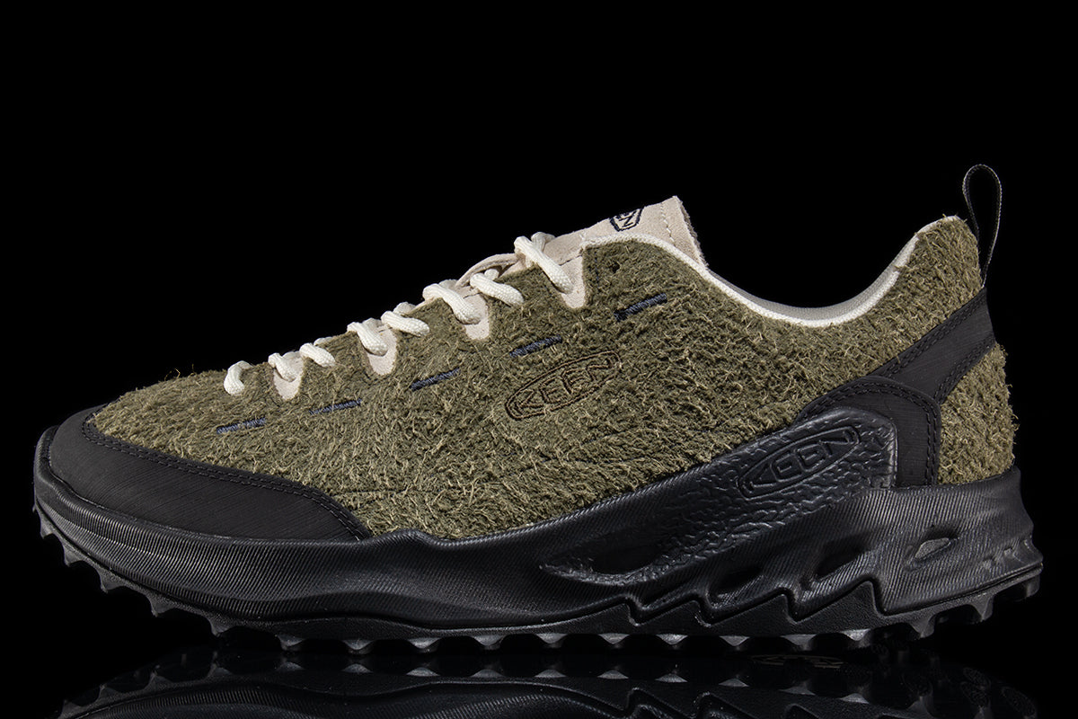Keen - Jasper Zionic
Style # 1031089
Color : Dark Olive / Birch