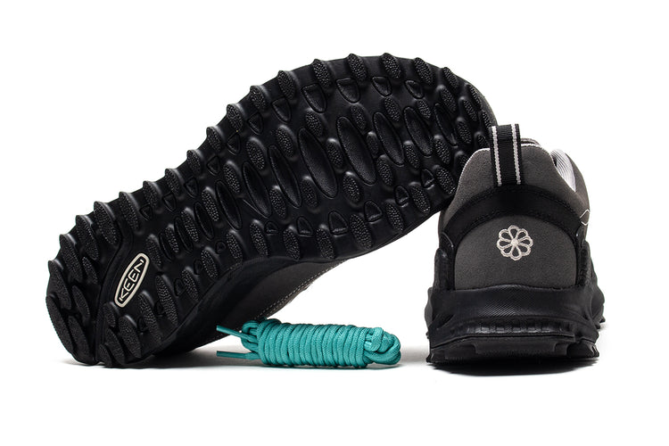 Keen - Jasper Zionic
Style # 1031092
Color : Magnet / Vapor