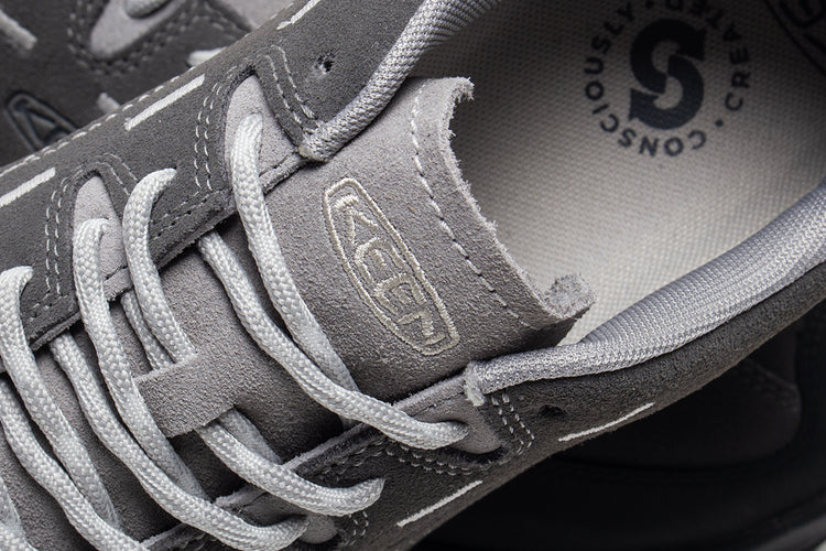 Keen - Jasper Zionic
Style # 1031092
Color : Magnet / Vapor