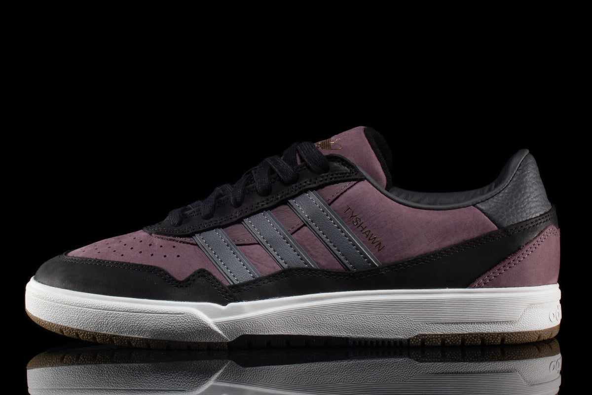 Adidas | Tyshawn II&nbsp;
Style # IF9711
Color : Purple / Core Black / White